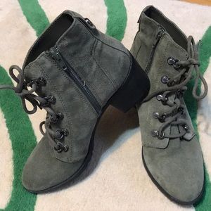 Never worn Anne Klein Green Suede Ankle Boots